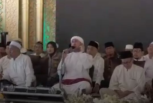 Umat Islam Semarang Gelar Sholawat Doakan Keselamatan Bangsa dari Bencana