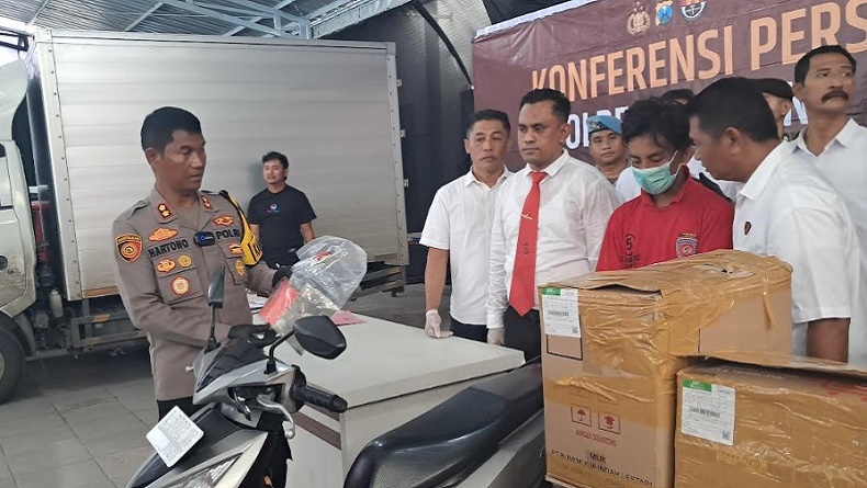 Tepergok Curi Motor, Pemuda Bercelurit Sabet Emak-emak Penjual Soto di Sampang