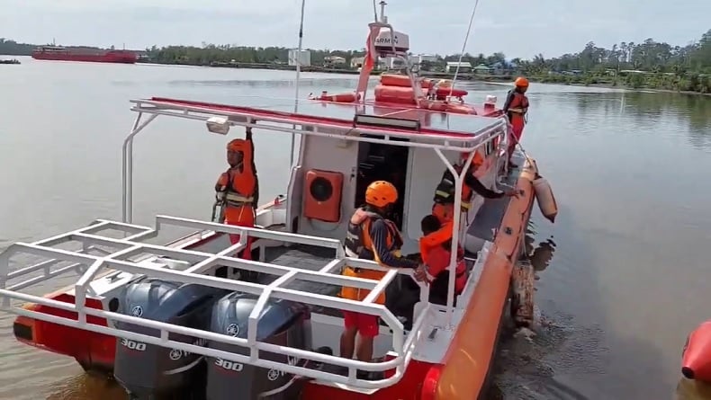 Long Boat Bermuatan Kepiting Bakau Tenggelam di Timika, 1 Orang Hilang