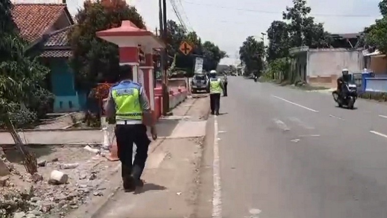 Kecelakaan Minibus Tabrak Motor dan Kerumunan Warga Depan SD di Cilacap, 2 Orang Tewas