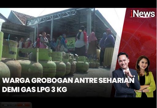 Ratusan Warga Grobogan Rela Antre Seharian demi Dapat Gas Elpiji 3 Kg