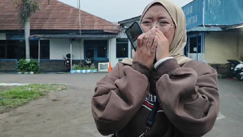 Menangis, Istri Sopir Truk Penyebab Kecelakaan GT Ciawi 2 Minta Maaf ke Keluarga Korban