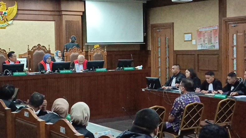 Hakim Peringatkan Zarof Ricar dan Ibu Ronald Tannur di Sidang: Jangan Hubungi Kami!