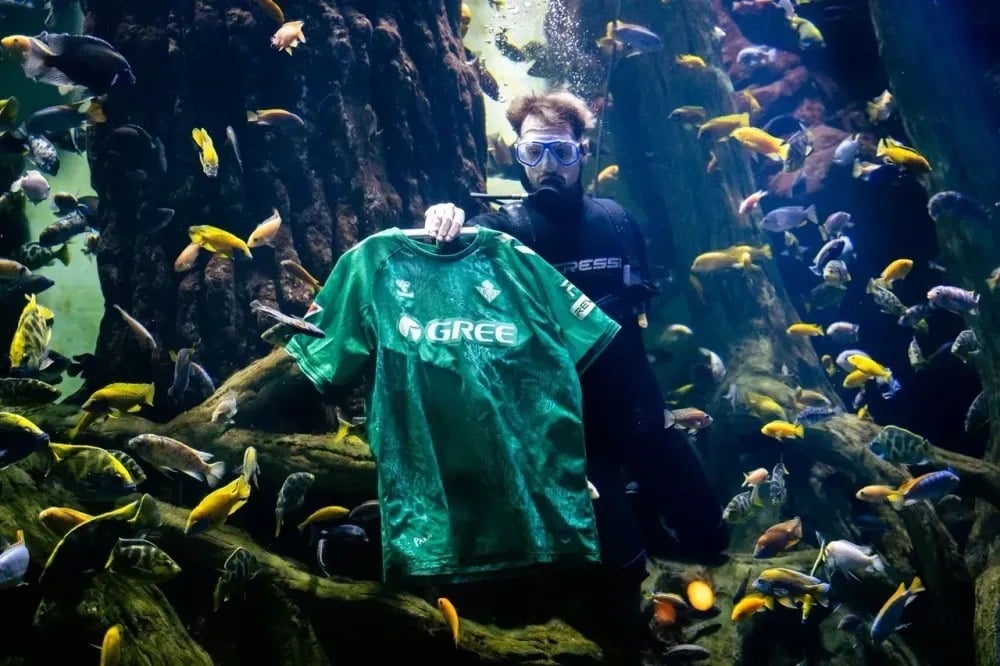 Unik! Real Betis Bikin Jersey dari Ganggang Laut, Begini Penampakannya