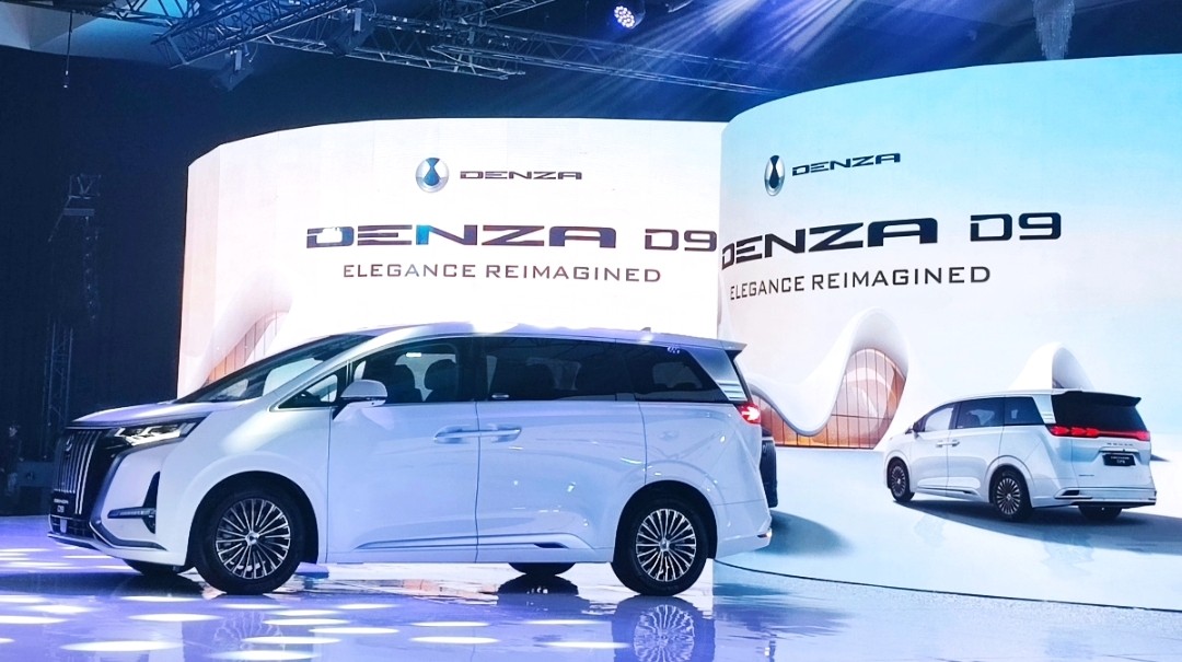 Rival Alphard, Denza D9 Melantai di IIMS 2025