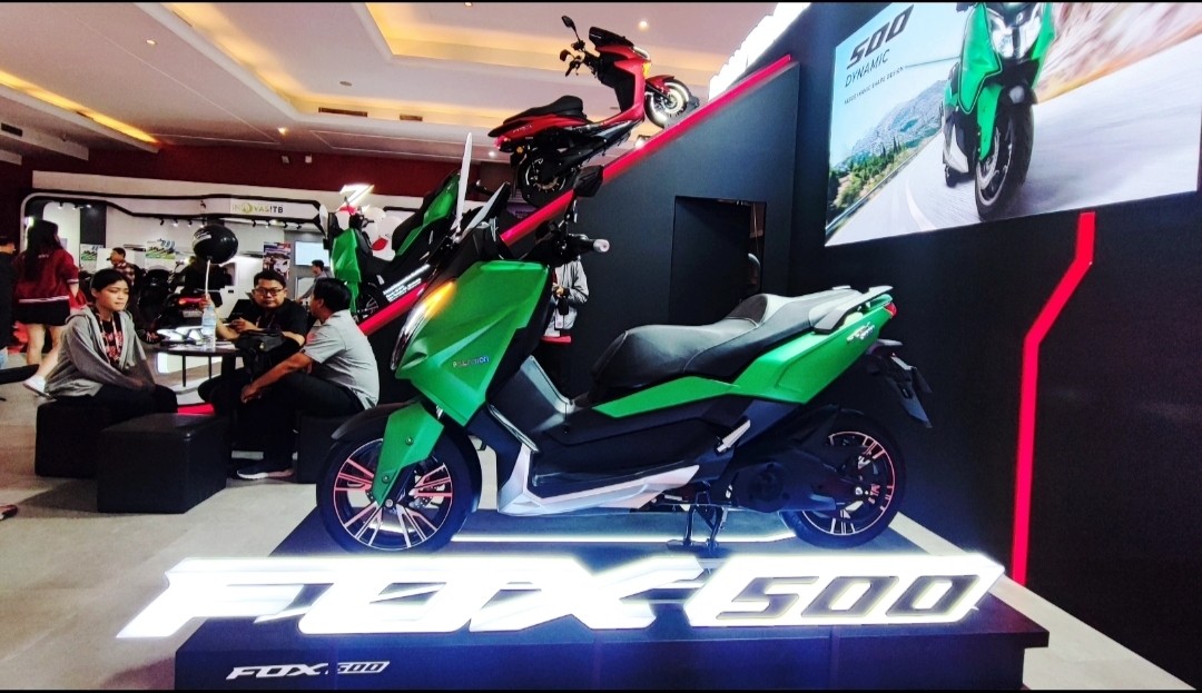 Motor Listrik Bongsor Polytron Fox-500 Mengaspal di IIMS 2025, Intip Spesifikasinya