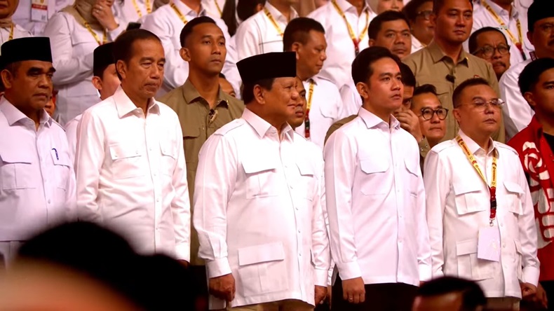 Jokowi Hadiri Puncak HUT Gerinda di Sentul, Kompak Pakai Kemeja Putih