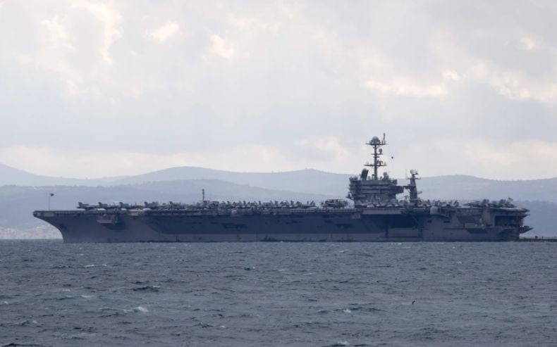 Kapal Induk Nuklir AS USS Harry S Truman Tabrakan dengan Kapal Dagang Dekat Mesir