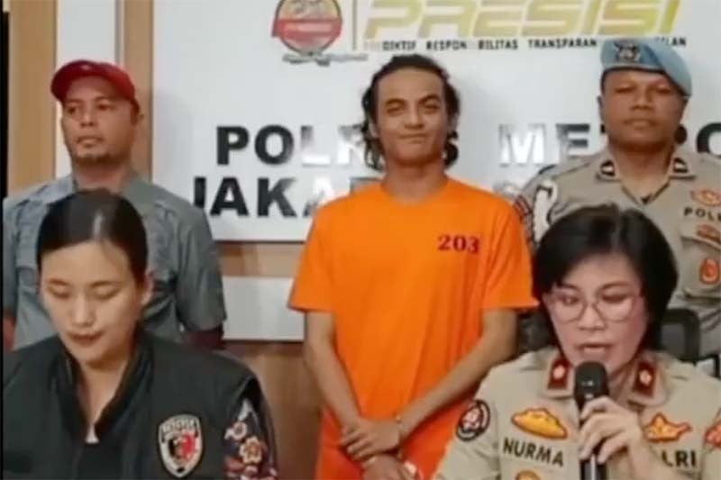 Nestapa Vadel Badjideh, Dijerat Pasal Berlapis hingga Pindah Penjara