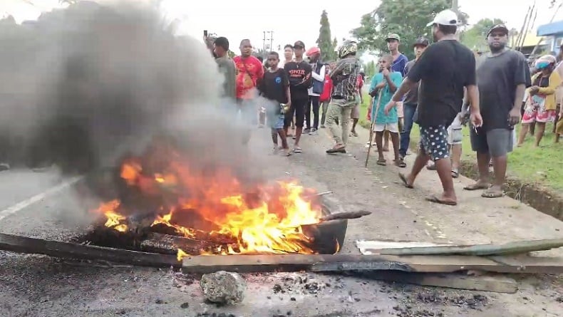 Oknum TNI di Sorong Diduga Aniaya Warga hingga Tewas, Berujung Pemalangan Jalan