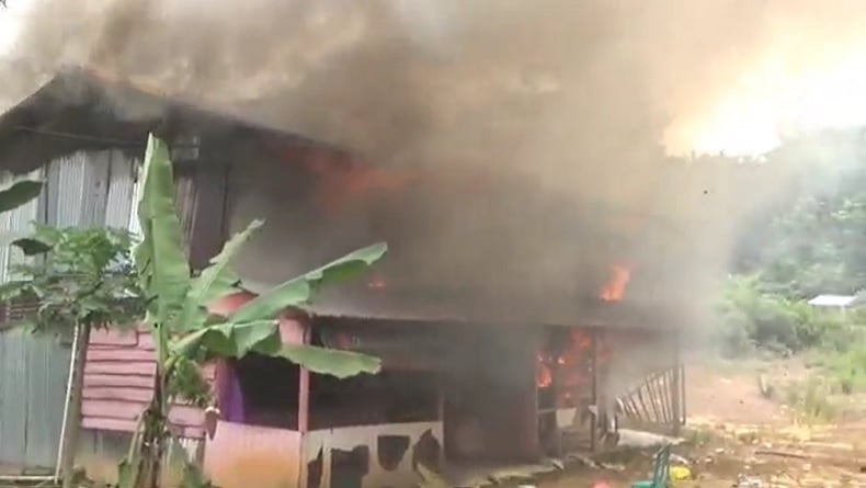 Tempat Prostitusi Terselubung, Belasan Warung Remang-Remang di Muaro Jambi Dibakar Warga