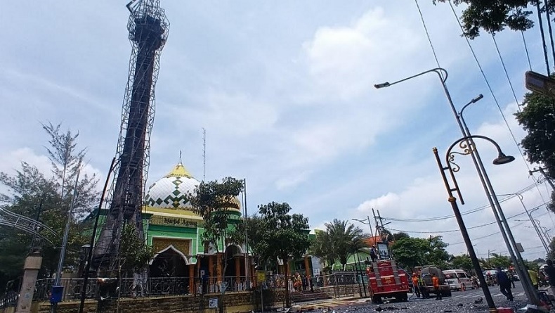 Penyebab Kebakaran Menara Masjid Agung Darussalam Bojonegoro, Diduga Korsleting Listrik