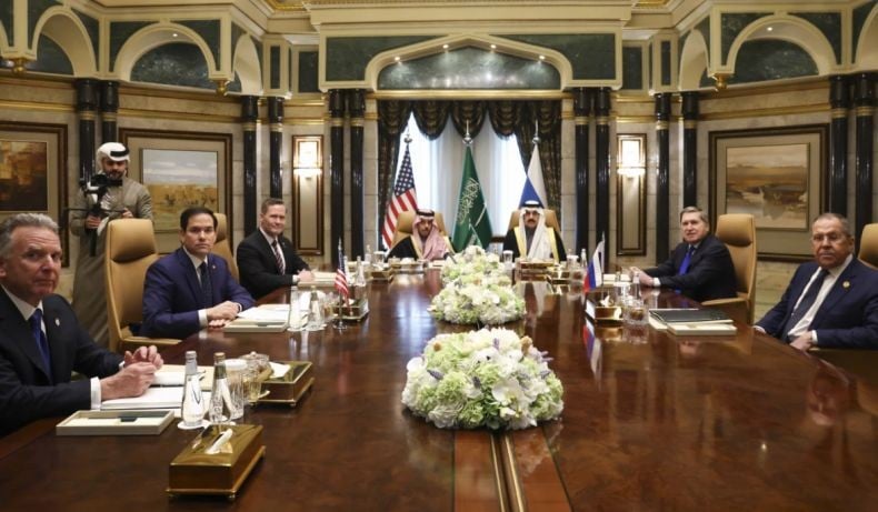 Mengapa Trump dan Putin Pilih Arab Saudi Tempat Negosiasi Damai?