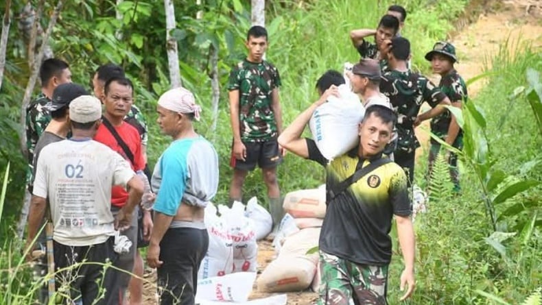 TNI Bangun Rumah Dinas untuk Guru SD di Nias, Sempat Viral Tak Sekolah Sebulan