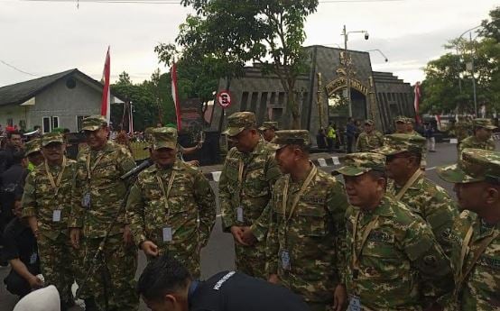 Penampakan Retreat Kepala Daerah di Magelang, Bobby hingga Jeje Govinda Pakai Baju Loreng