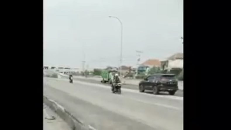 Viral Aksi Berbahaya Mobil Fortuner Melawan Arah di Jalan Pantura Demak, Kini Diburu Polisi