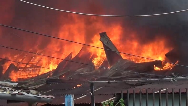 Kebakaran Hebat Asrama II Kesdam Hasanuddin Makassar, 38 Petak Rumah Hangus