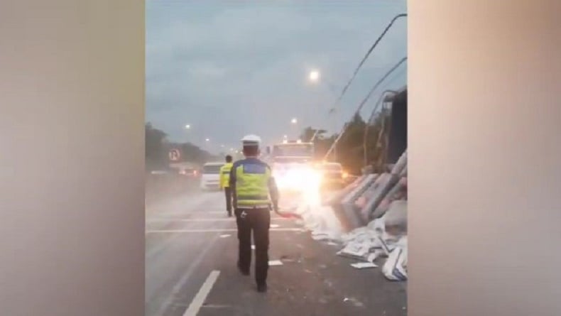 Kecelakaan Beruntun 3 Kendaraan di Tol Cipularang, Lalu Lintas Macet hingga 8 Km