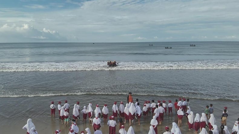 Terseret Ombak Pantai Sikilang, Bocah asal Pasaman Barat Ditemukan Tewas