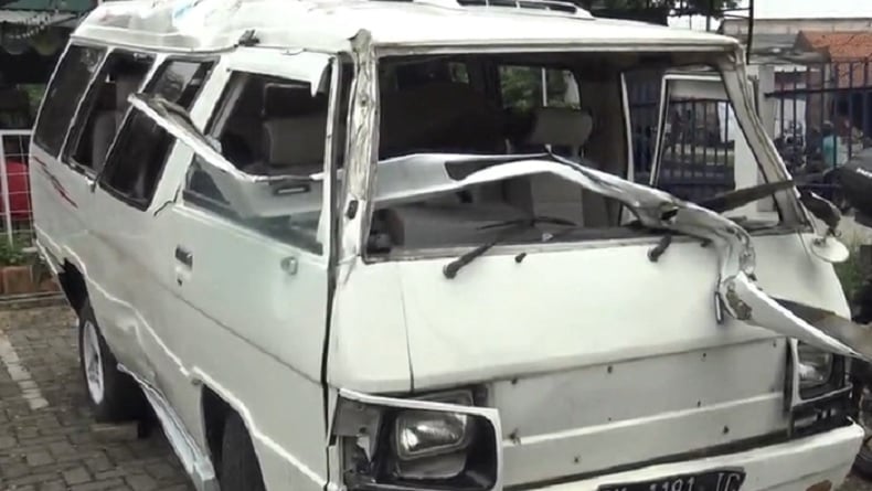 Minibus Rombongan TK yang Ditabrak Truk di Semarang Bawa 21 Penumpang, Siswa dan Guru