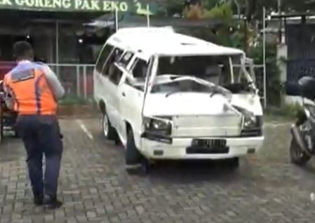 Kronologi Truk Rem Blong Tabrak Minibus Rombongan Anak TK di Silayur Semarang