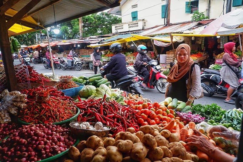 Daftar Harga Pangan 16 Juni: Bawang-Beras Naik, Daging Ayam-Sapi Turun