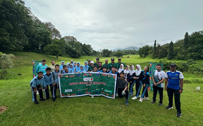 Golf Goes to School 2025 Berlanjut, PGI Kotabaru Kenalkan Teknik Dasar Bermain Golf