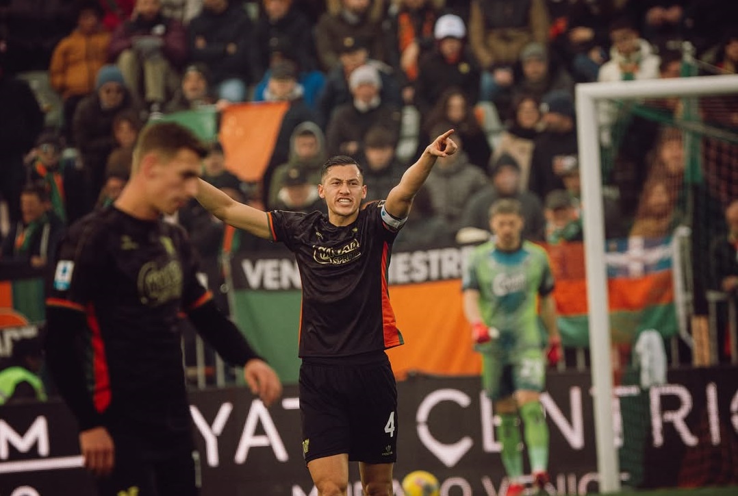 Jay Idzes Main Full, Venezia Ditumbangkan AC Milan 