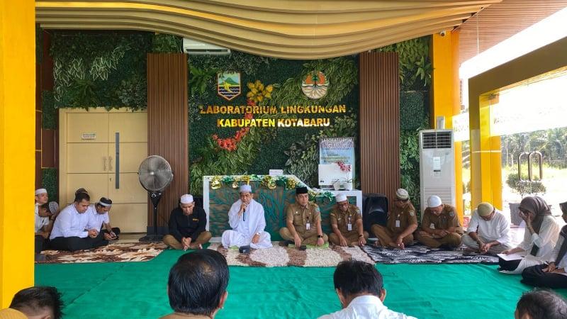 Giat Ibadah Ramadan, Dinas Lingkungan Hidup Kotabaru Gelar Tausiah untuk Karyawan