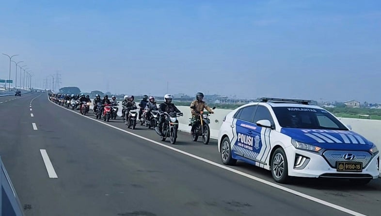 Bekasi Banjir, Ratusan Pemotor Diizinkan Lewat Tol Gabus Dikawal PJR