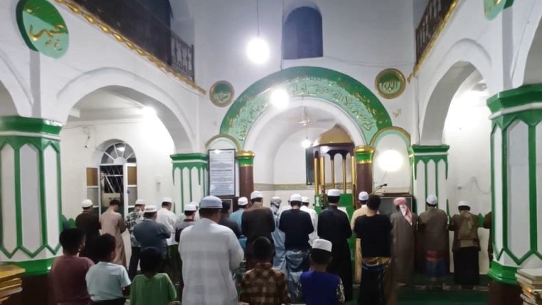 Keunikan Tarawih di Masjid Raya Qurra Wal Hufazh Madina, Khatamkan 1 Juz Alquran Semalam