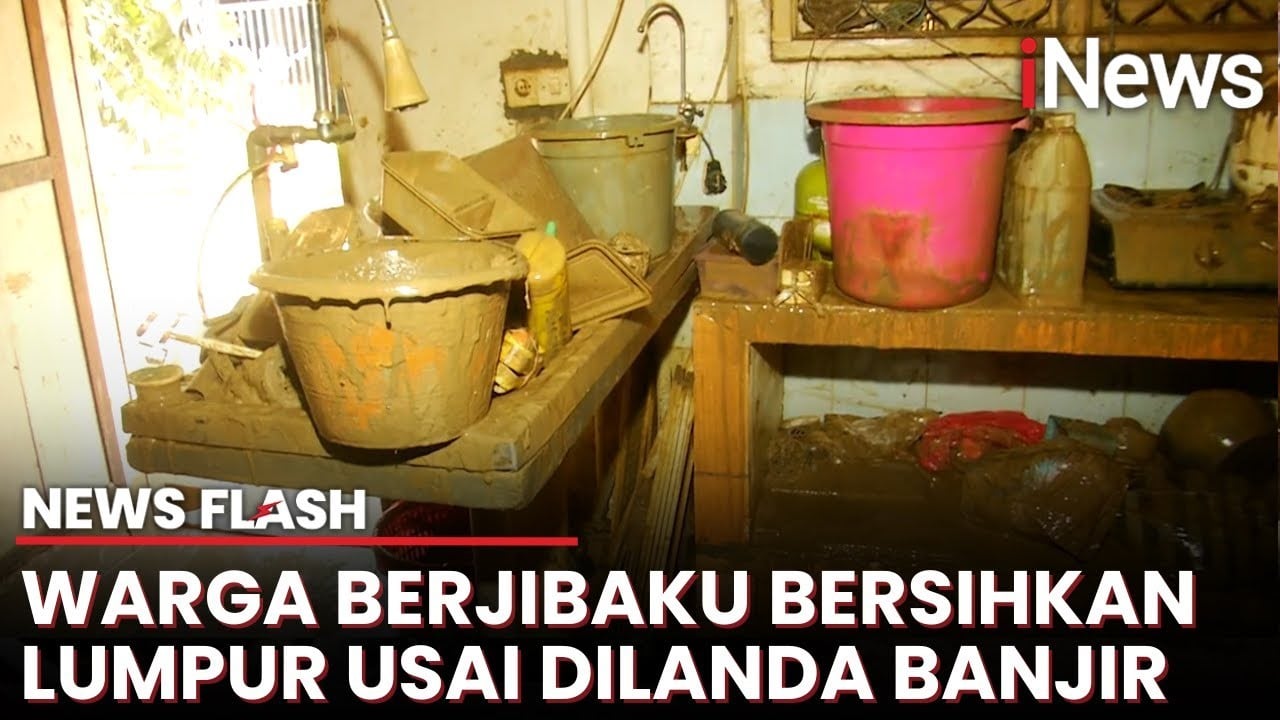 Banjir di Pondok Gede Bekasi Surut, Warga Bersihkan Rumah akibat Kena Lumpur