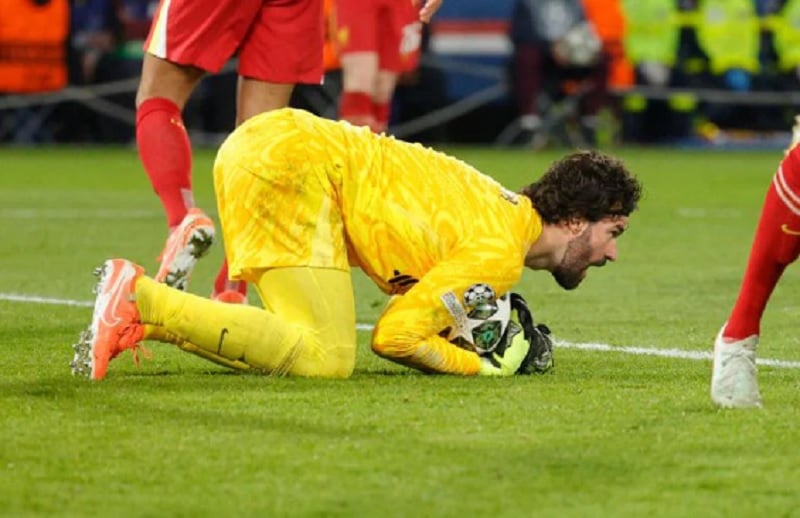 Heroik Vs PSG, Alisson Becker Pecahkan Rekor Kiper Legendaris Liverpool