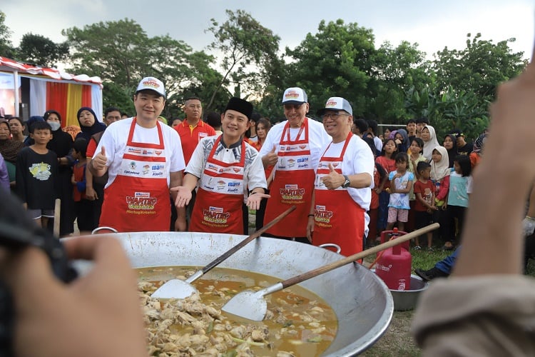 Luncurkan Warteg Gratis, Alfamart dan Bobon Santoso Masak 1.000 Porsi Makanan Berbuka