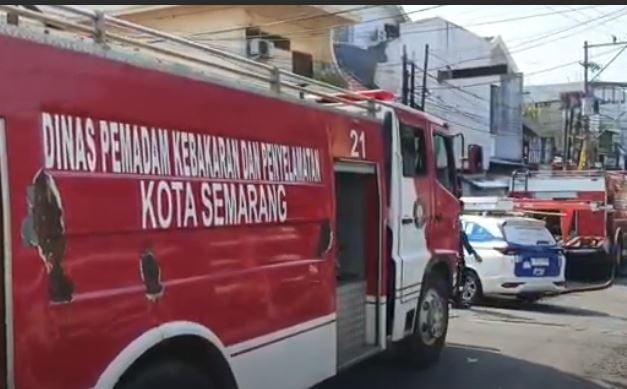 Kebakaran Rumah 3 Lantai di Semarang, 50 Ekor Kucing Mati Terjebak Api