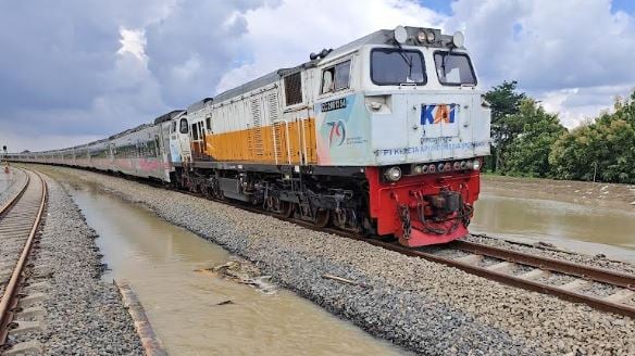 Perbaikan Jalur Ganda Tergerus Banjir di Grobogan Selesai, Perjalanan KA Kembali Normal