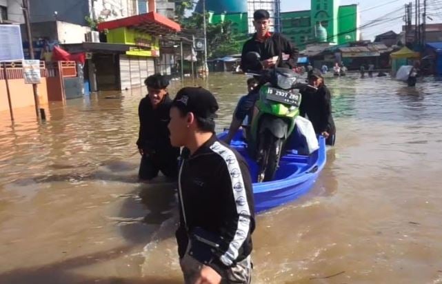 Banjir Luapan Sungai Citarum Rendam 33 Desa di Bandung, 61.000 Jiwa Terdampak