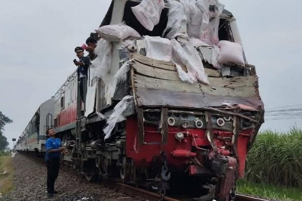 Kesaksian Penumpang Kereta Api Tabrak Truk di Kediri, Kaget Terasa Guncangan Kencang