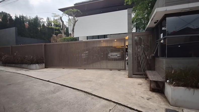 Situasi Rumah Ridwan Kamil Usai Digeledah KPK