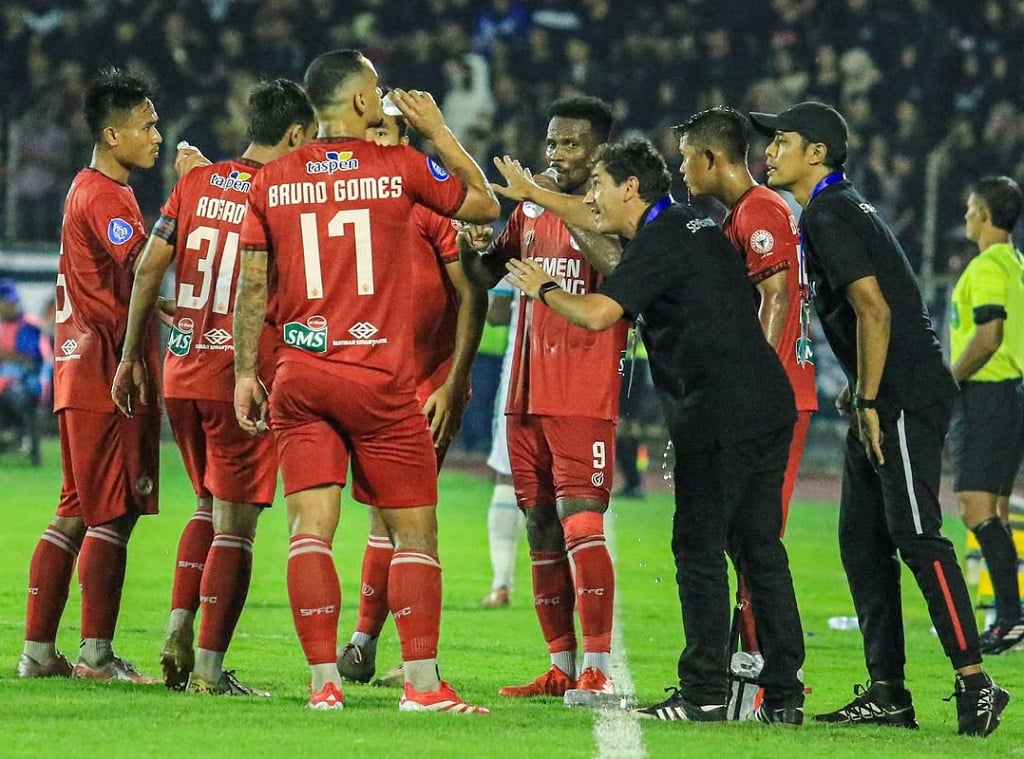 Komentar Pilu Pelatih Semen Padang usai Timnya Kena Comeback Persib Bandung