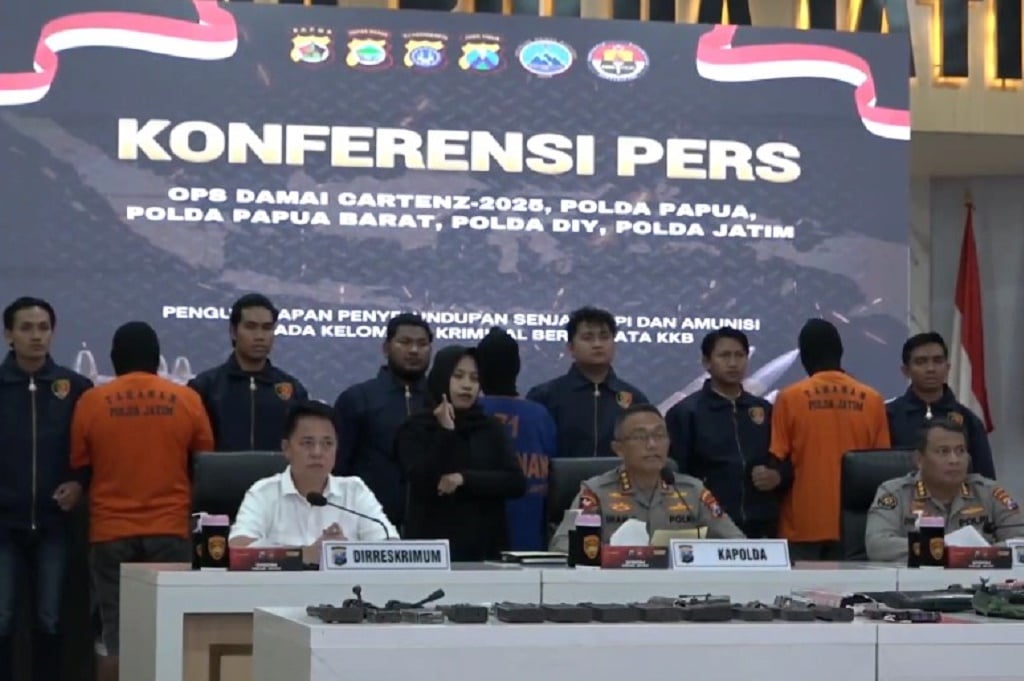 Polda Jatim Tangkap 3 Warga Bojonegoro Pemasok Senjata Api untuk KKB Papua