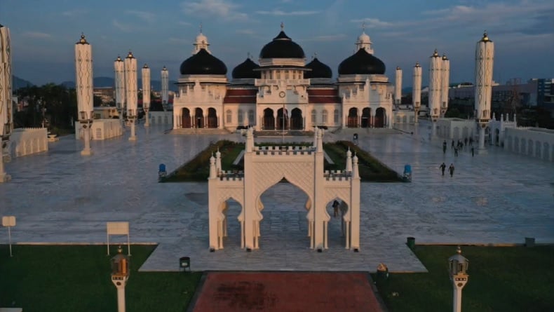 Pesona dan Sejarah Panjang Masjid Raya Baiturrahman Banda Aceh