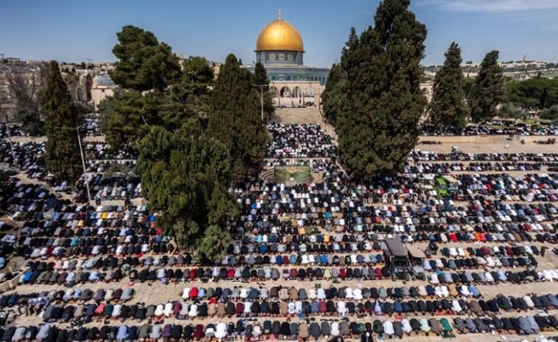 Penampakan 80.000 Muslim Salat Jumat Ke-2 Ramadhan di Masjid Al Aqsa, Jemaah Berkurang