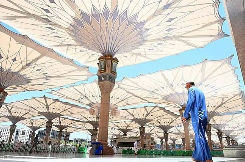 Rahasia di Balik Payung Masjid Nabawi yang Bikin Teduh, Bobot 40 Ton Dilengkapi 400 Kipas