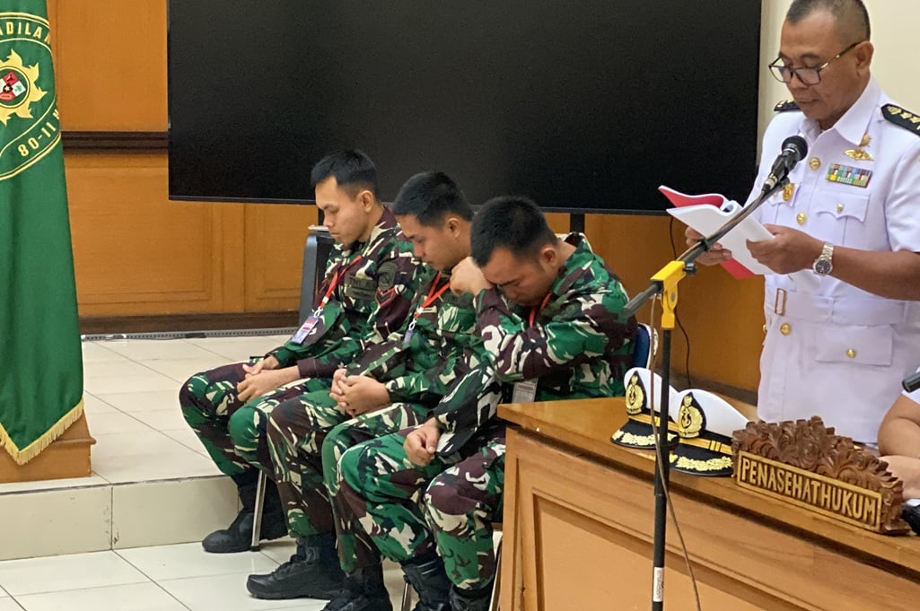 Oknum TNI AL Penembak Bos Rental Menangis Minta Hakim Adil, Sebut Anak Masih Kecil