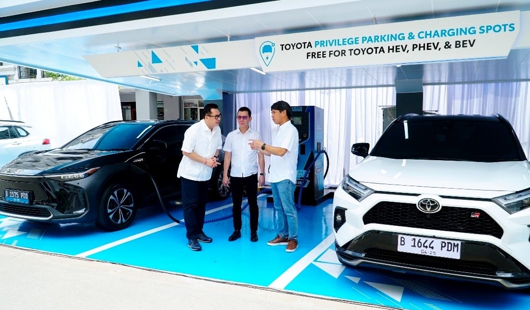 Toyota Tambah Spot Charging dan Parkir Gratis untuk Kendaraan Elektrifikasi