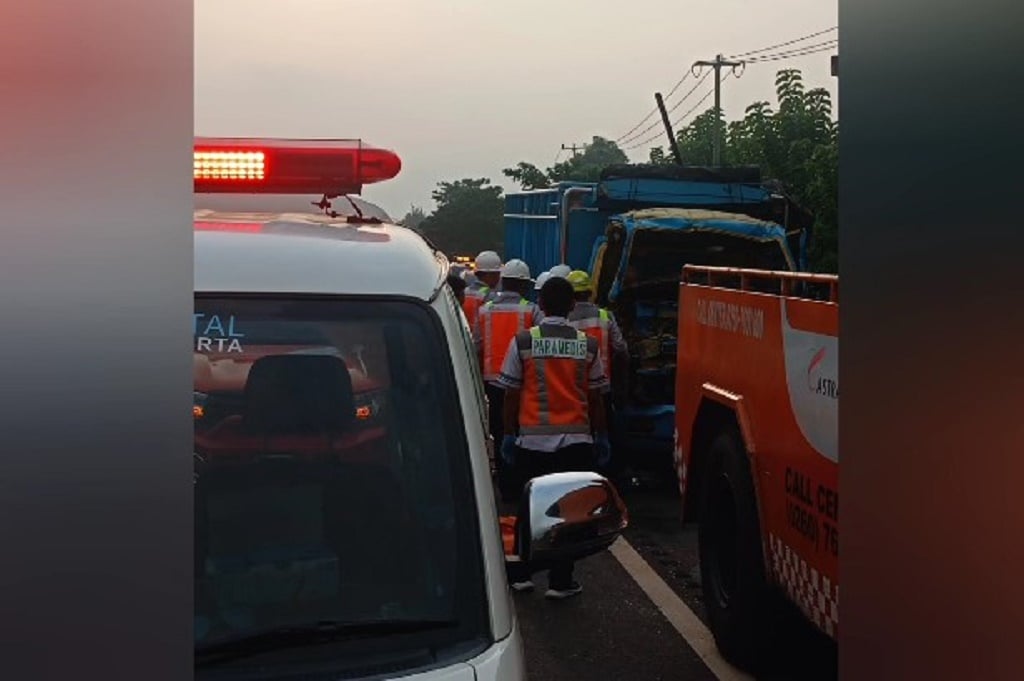 Kecelakaan Truk Tabrak Tronton di Tol Cipali, Sopir dan Penumpang Tewas