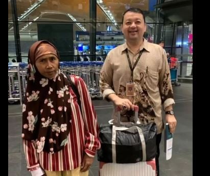 Tangis Haru Sambut Mak Ribut TKW Batang yang 19 Tahun Hilang Kontak di Malaysia