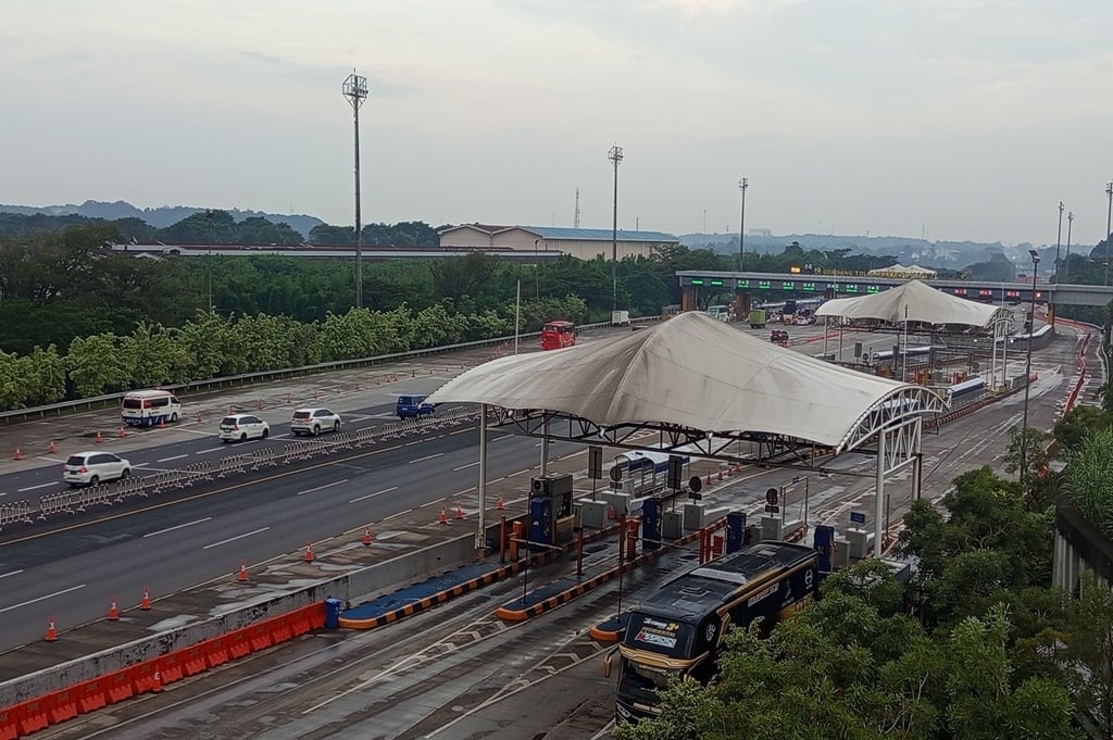 Volume Lalu Lintas di Gerbang Tol Cikampek Utama Meningkat pada H-7 Lebaran