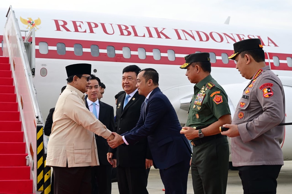 Prabowo Tiba di Tanah Air usai Lawatan ke 5 Negara, Disambut Gibran hingga Budi Gunawan